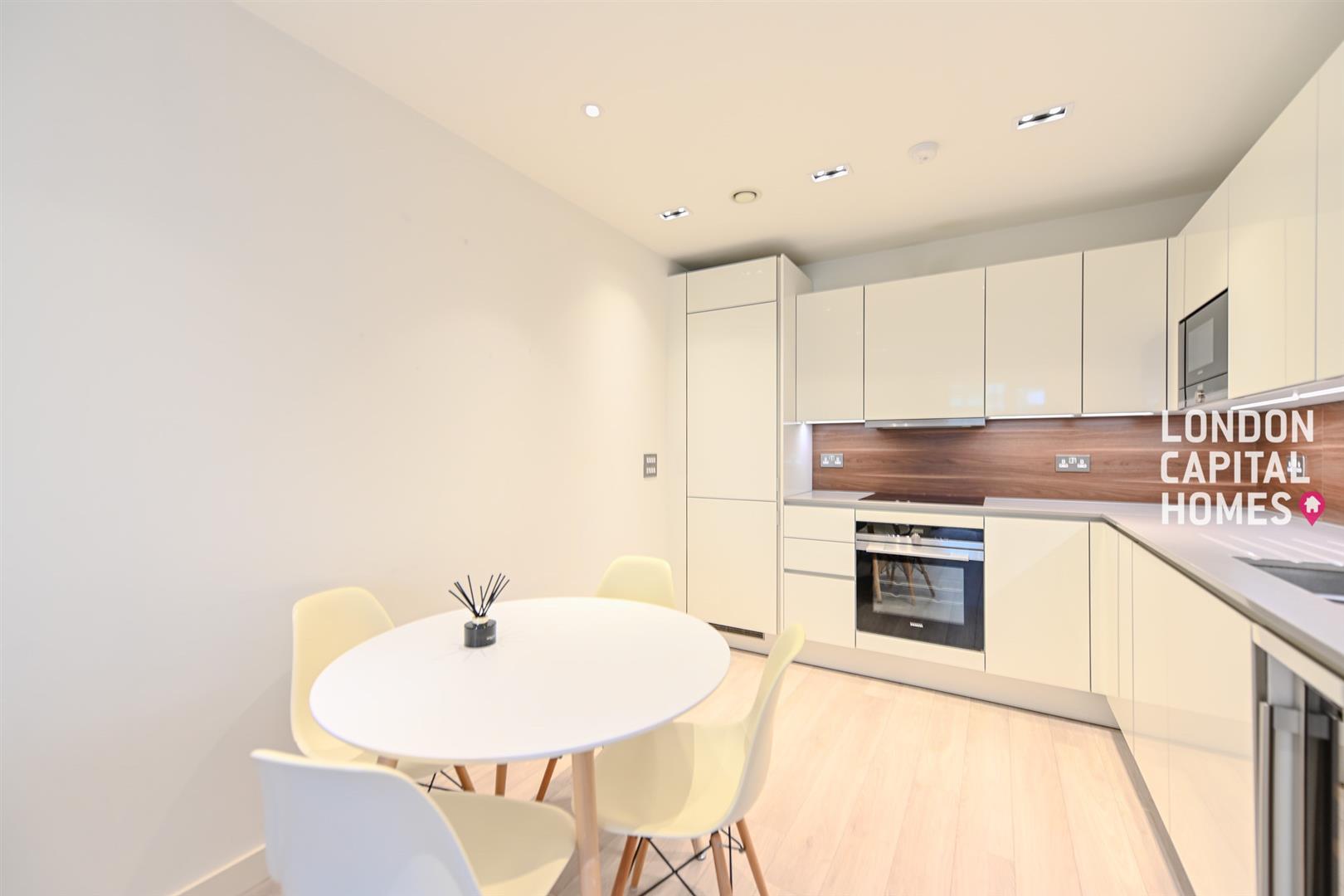 1 bed property in Hartwood Court, Devan Grove, London
